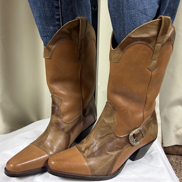 DINGO WESTERN STYLE BROWN LEATHER BOOTS WITH BUCKLE SZ 7 - Picture 3 of 13